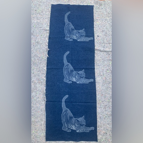 Insane Vintage 80s 90s High End Stretching Cat Printed Blue Denim Fabric Sewing - Picture 15 of 15